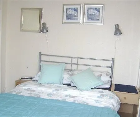 فندق Chomley Flats 3*