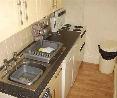 Chomley Flats فندق سكرابورو