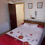 Chomley Flats Szálloda 3*