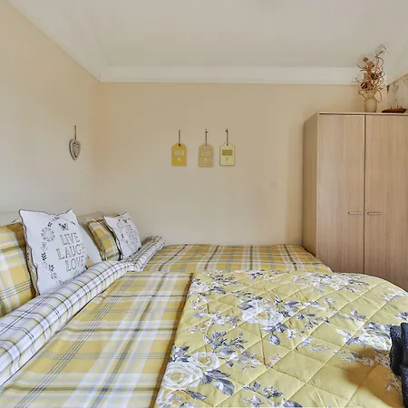 Chomley Flats Scarborough