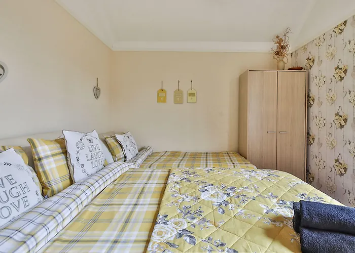 Chomley Flats Scarborough